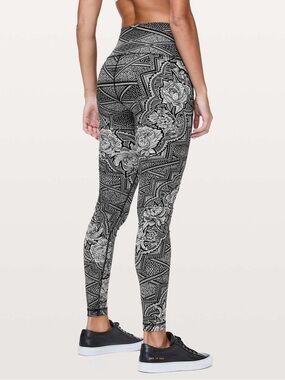 Lululemon Wunder Under High-Rise Tight 28” in Black and White Mandala with Roses